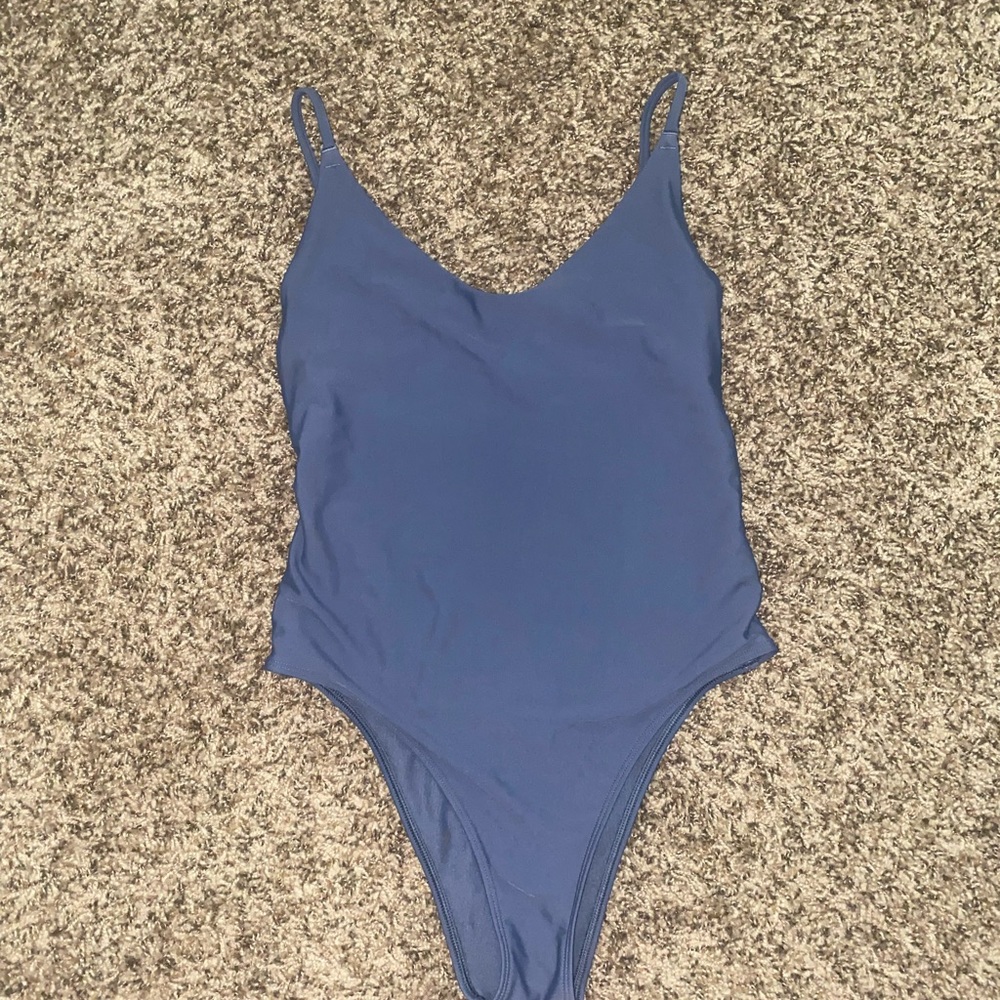 Aerie one-piece swimsuit w/ side cutouts. SMALL